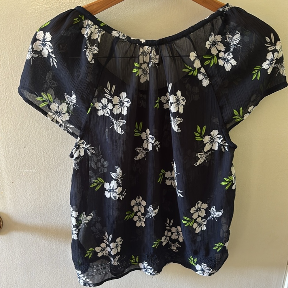 Hollister Sheer Floral Cap Sleeve Top, Size Medium - Picture 5 of 7